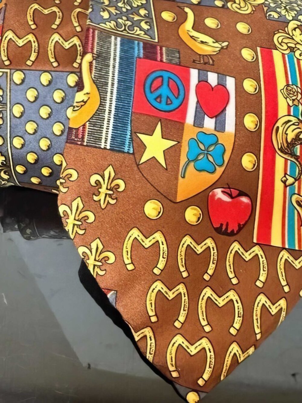 Moschino Tie Crowns Collectors Item Necktie Silk Pop Art Vintage Yellow - Picture 2 of 4